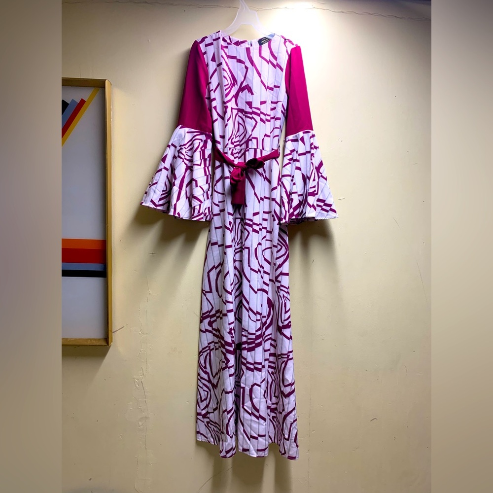 Modanisa flared long sleeve magenta and white printed dress